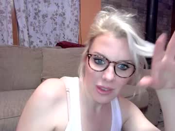 Holly_Bourbon Chaturbate stream image from March 16, 2025