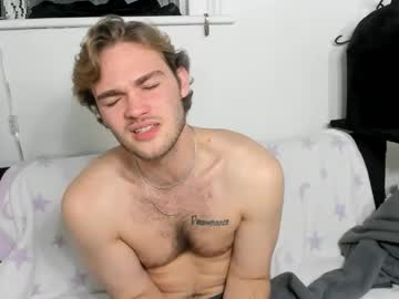 Rowenrowdyy Chaturbate stream image from March 16, 2025