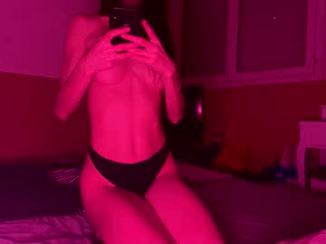 Skinnybrune Chaturbate stream image from March 16, 2025
