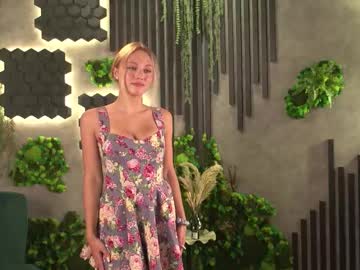 Roselyn_Rose Chaturbate stream image from March 16, 2025