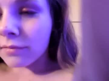 Tinytightpuddles69 Chaturbate stream image from March 16, 2025
