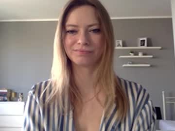 Lux_Millie Chaturbate stream image from March 16, 2025
