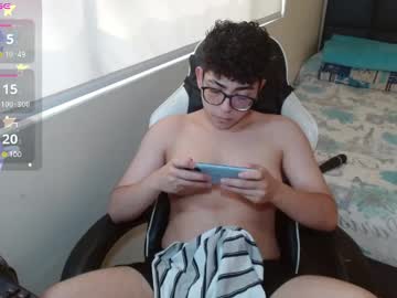 Gay_In_Purple Chaturbate stream image from March 16, 2025