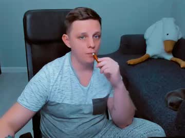 Dan_Cute Chaturbate stream image from March 16, 2025