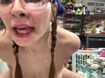 Hippie_Chick94 Chaturbate stream image from March 16, 2025