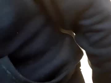 Skeldingxxx Chaturbate stream image from March 17, 2025