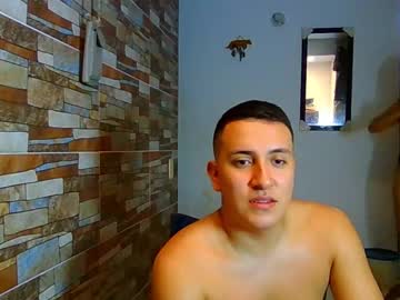 Double_Magic2 Chaturbate stream image from March 17, 2025