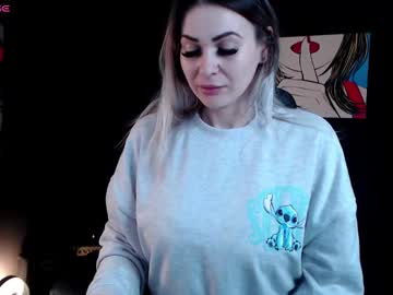 Selenafendyx Chaturbate stream image from March 17, 2025