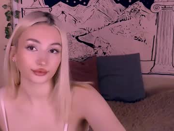 Darklovebby Chaturbate stream image from March 17, 2025