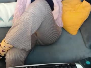 Millyti Chaturbate stream image from March 17, 2025