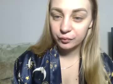 Pollyhotxxx Chaturbate stream image from March 17, 2025