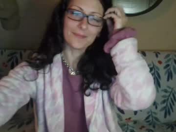 Kiraishere00 Chaturbate stream image from March 17, 2025