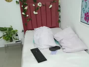 Ivonne_Stonee Chaturbate stream image from March 17, 2025