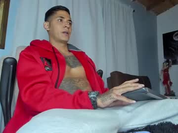 Brandonlavitt Chaturbate stream image from March 17, 2025