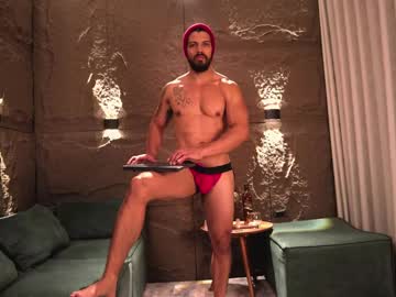 Dann_Saenz Chaturbate stream image from March 17, 2025
