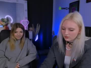 Niki_Ben_ stream image from March 17, 2025
