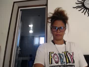 Dorothyinsky Chaturbate stream image from March 17, 2025
