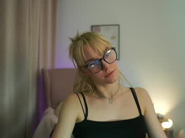 Bell__Kim Chaturbate stream image from March 17, 2025