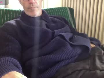 Mynakedbeach Chaturbate stream image from March 17, 2025