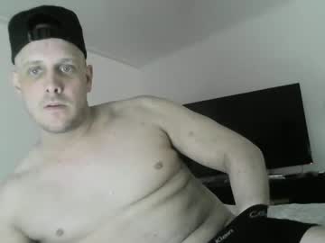Ryanlikesitdirty Chaturbate stream image from March 17, 2025