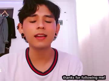 Superlittlebluesky Chaturbate stream image from March 17, 2025