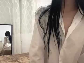 Edythboon Chaturbate stream image from March 17, 2025