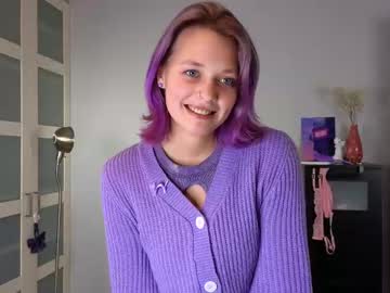New_Purple Chaturbate stream image from March 17, 2025