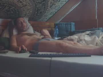 Rhumgom40 Chaturbate stream image from March 17, 2025