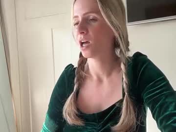 Luxlovely111 Chaturbate stream image from March 17, 2025
