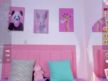 Amandalee26 Chaturbate stream image from March 17, 2025