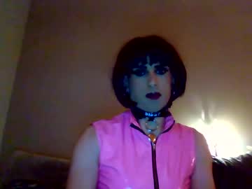 Kellydavina Chaturbate stream image from March 17, 2025
