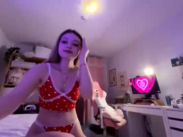 Str4wb3rrycat Chaturbate stream image from March 17, 2025