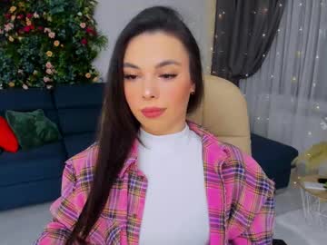 Unforgettablestarfall Chaturbate stream image from March 17, 2025