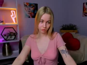 Kira_Shine1 Chaturbate stream image from March 17, 2025