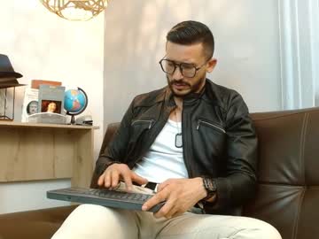 Reiko_85_ Chaturbate stream image from March 17, 2025