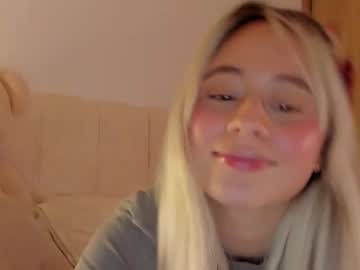 Barbie_Blon Chaturbate stream image from March 17, 2025
