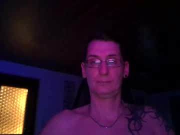 Hotbeexxx81 Chaturbate stream image from March 17, 2025