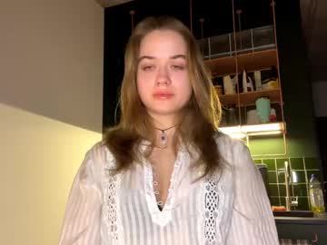 Mey_Tin Chaturbate stream image from March 17, 2025