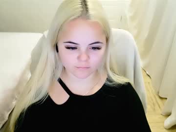 Sugarkissx Chaturbate stream image from March 17, 2025