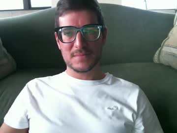Arielsinho Chaturbate stream image from March 17, 2025