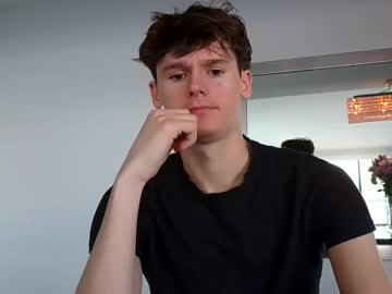 Sensualalien Chaturbate stream image from March 17, 2025