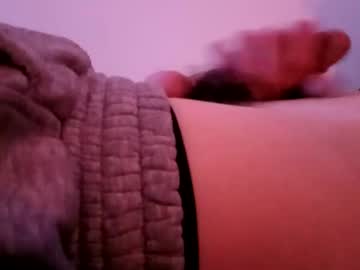Cameronchzz22 Chaturbate stream image from March 18, 2025