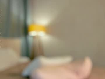 Keylalong Chaturbate stream image from March 18, 2025