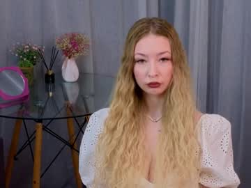 Aislyedsall Chaturbate stream image from March 18, 2025