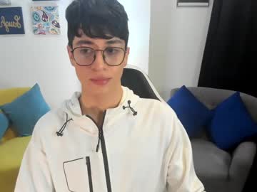 Littleprincelo Chaturbate stream image from March 18, 2025