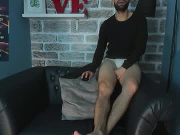 Maximo_22_ Chaturbate stream image from March 18, 2025