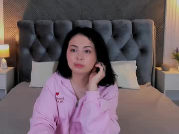 Jenniferember Chaturbate stream image from March 18, 2025