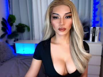 Queenslavehunterxxx Chaturbate stream image from March 18, 2025