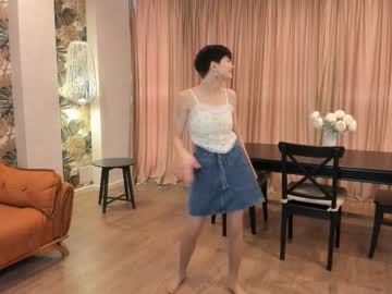 Quennabunton Chaturbate stream image from March 18, 2025