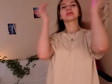 Aftondowlen Chaturbate stream image from March 18, 2025